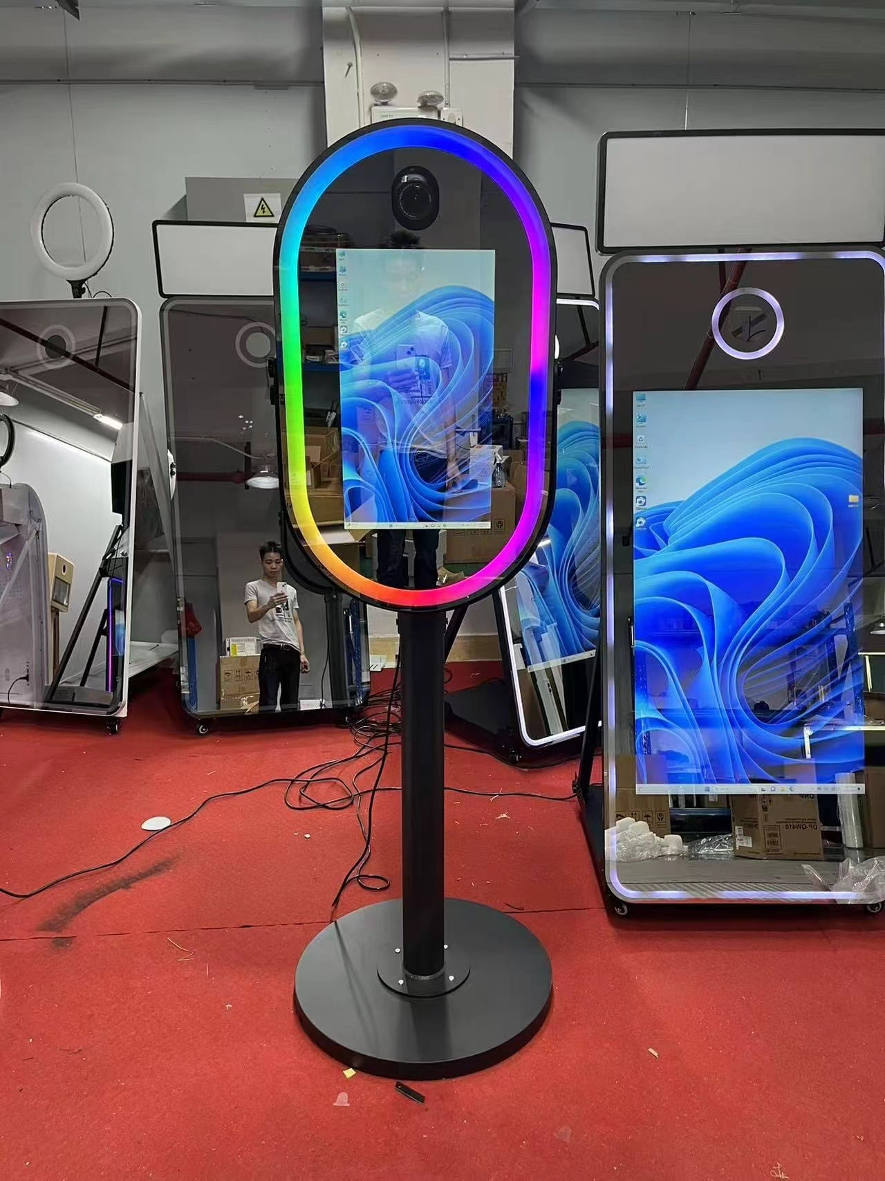 Oval 21.5 inch mirror booth