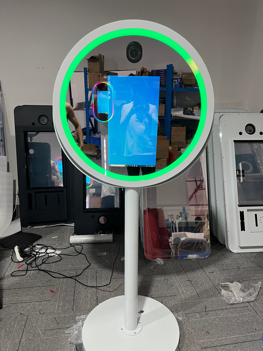 21.5 inch round mirror booth